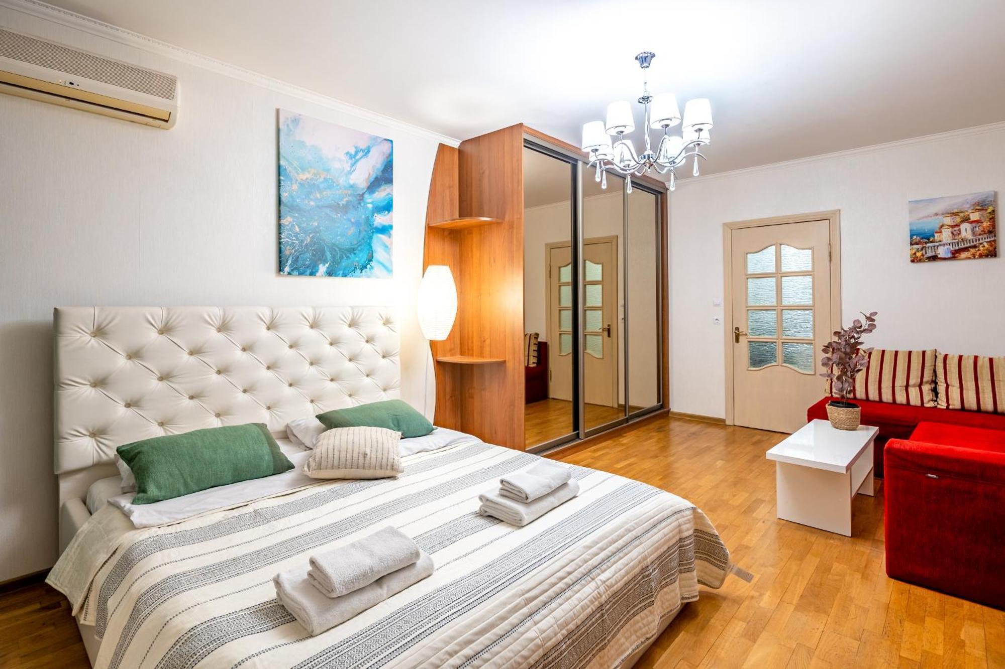 Just Another Comfy Apartment On The Main Squere. 2 Bedrooms, Own Heating, Ac Lviv Exterior photo